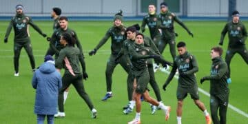 Los jugadores del City se preparan para el encuentro ante el Real Madrid. (Photo by Molly Darlington/Getty Images)