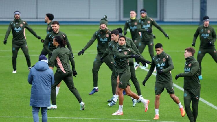 Los jugadores del City se preparan para el encuentro ante el Real Madrid. (Photo by Molly Darlington/Getty Images)