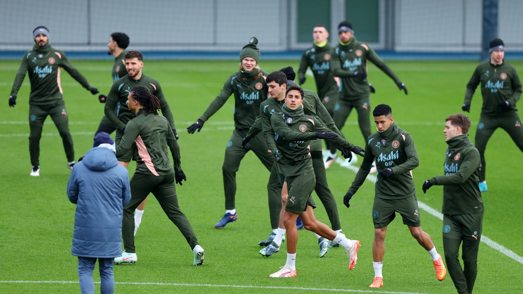 Los jugadores del City se preparan para el encuentro ante el Real Madrid. (Photo by Molly Darlington/Getty Images)