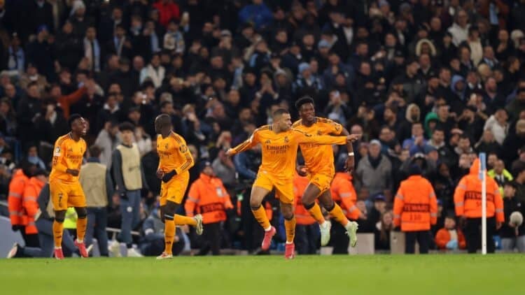 Mbappé celebra su tanto en el Etihad. (Photo by Carl Recine/Getty Images)