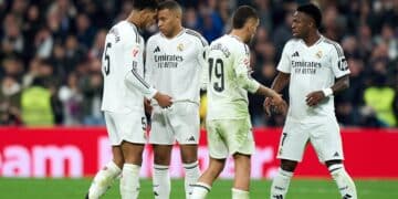 Los jugadores del Real Madrid celebran el tanto de Mbappé ante el Atleti. (Photo by Angel Martinez/Getty Images)