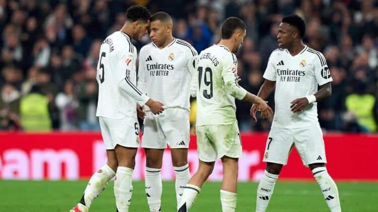 Los jugadores del Real Madrid celebran el tanto de Mbappé ante el Atleti. (Photo by Angel Martinez/Getty Images)
