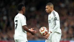 Vinícius y Mbappé durante un encuentro de Copa del Rey. (Photo by Angel Martinez/Getty Images)