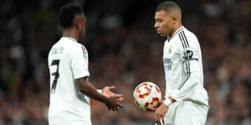 Vinícius y Mbappé durante un encuentro de Copa del Rey. (Photo by Angel Martinez/Getty Images)