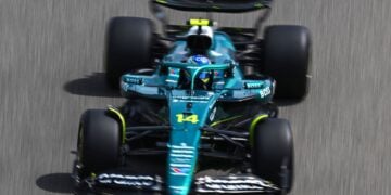 Aston Martin alerón