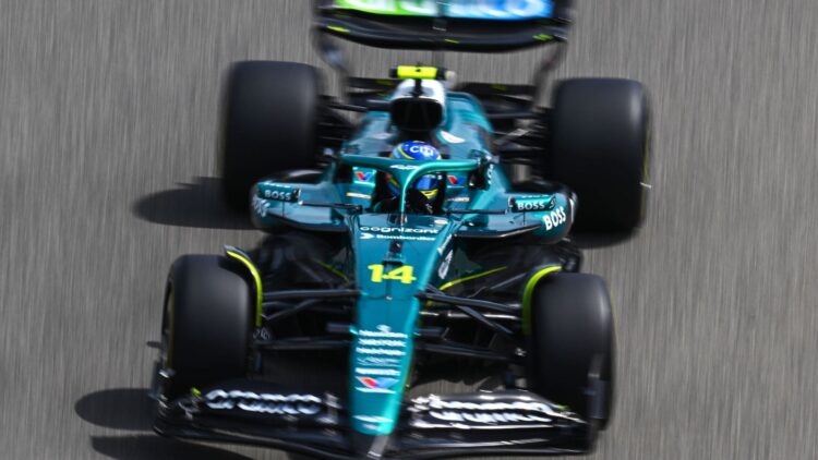 Aston Martin alerón