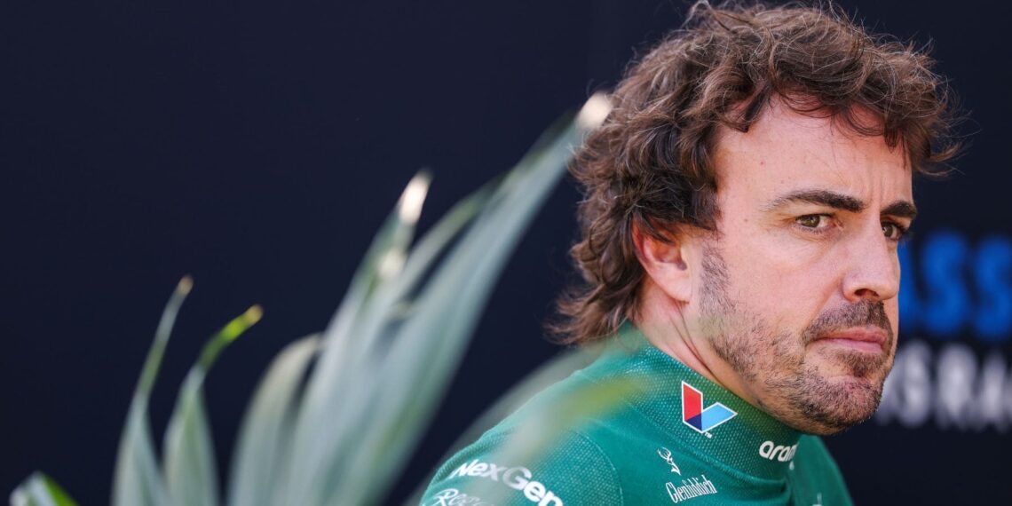 Fernando Alonso planta FIA