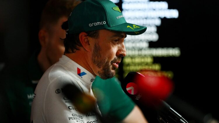 Fernando Alonso harto Aston Martin