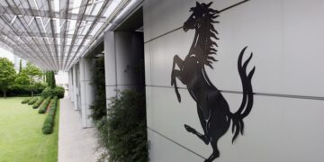 Ferrari Papa Francisco