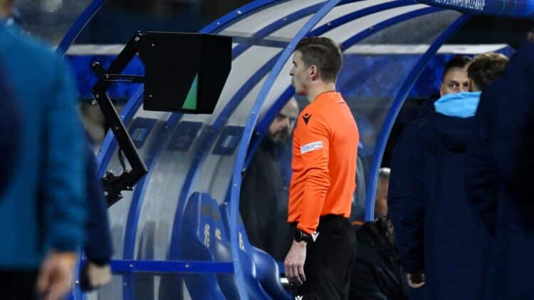 árbitro real madrid arsenal