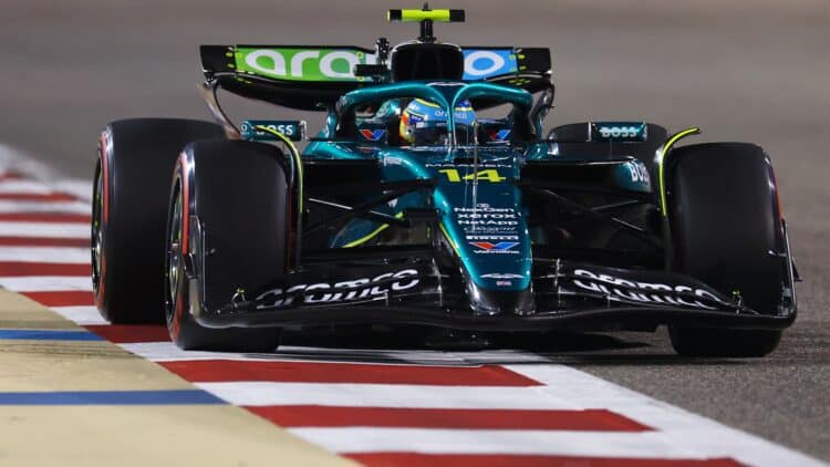 Problemas hunden Aston Martin