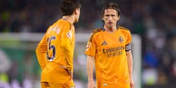 Arda Güler y Luka Modric Real Madrid