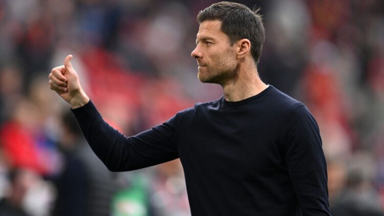 Xabi Alonso delantero 9