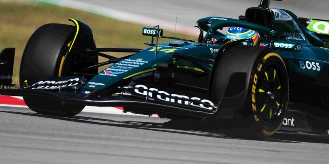 Alonso enseña Aston Martin comportarse Barcelona
