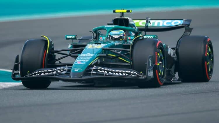 Aston Martin culpable AMR25