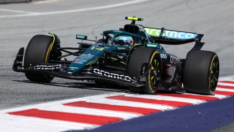 Fernando Alonso mejoras AMR25