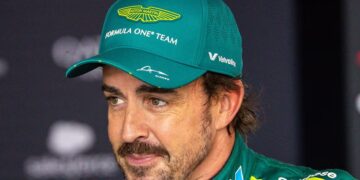 Alonso respone en pista Herbert puntos Aston Martin