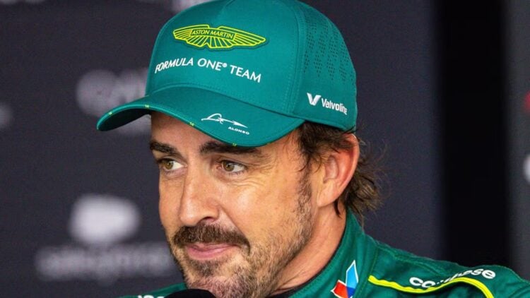 Alonso respone en pista Herbert puntos Aston Martin