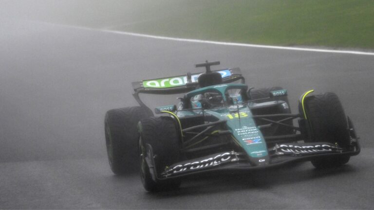 Amenaza lluvia Aston Martin