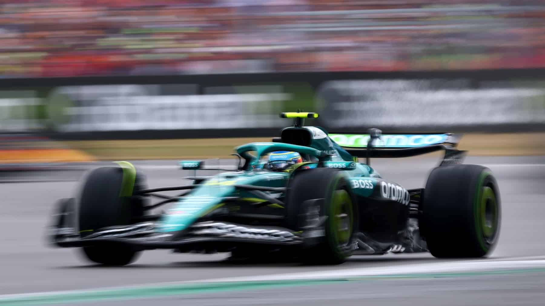 Alonso serio Aston Martin