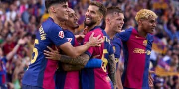 Los jugadores del Barcelona celebran un gol.