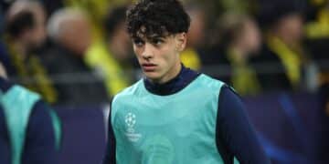 Héctor Fort, antes de un partido con el Barça.