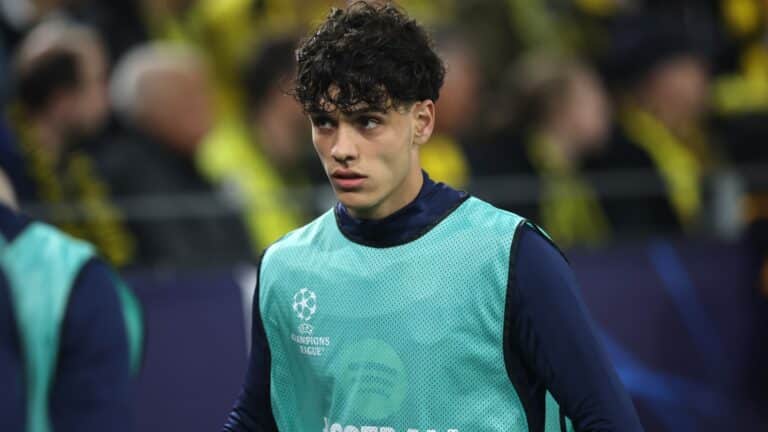 Héctor Fort, antes de un partido con el Barça.