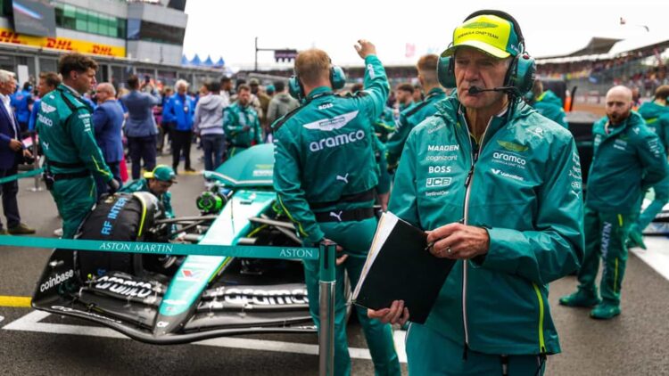 Newey no tiene nada que ver desastre AMR25