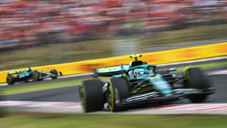 Aston Martin rendimiento