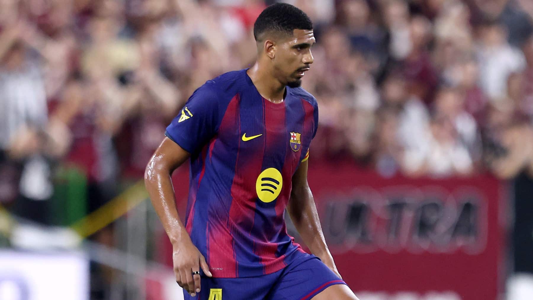 Ronald Araújo, en pretemporada con el Barcelona.