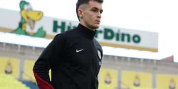 Marc Casadó, en un partido con el Barcelona.