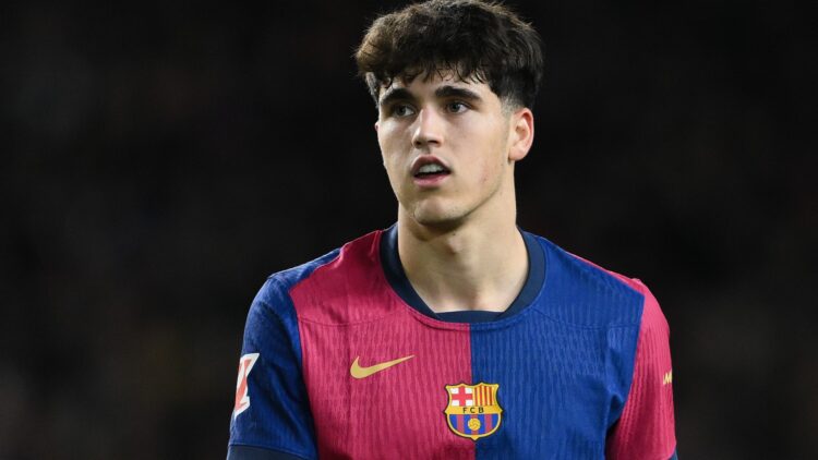 Pau Cubarsí, con el Barcelona.