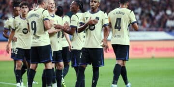 Los jugadores del Barcelona celebran un gol.