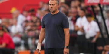 Hansi Flick, durante el Mallorca - Barcelona.