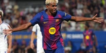 Lamine Yamal celebra un gol.