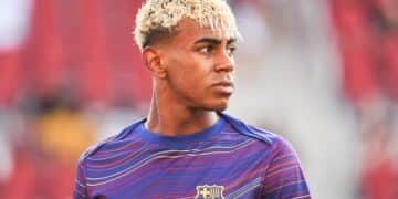 Lamine Yamal, durante un calentamiento.