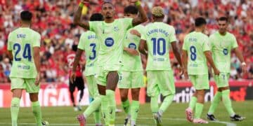 Raphinha celebra su gol en el Mallorca - Barcelona.