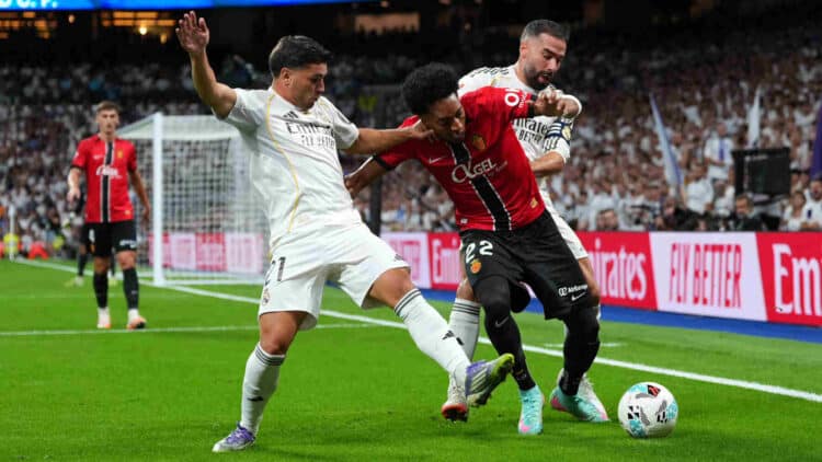 Banda Derecha Real Madrid Brahim Carvajal