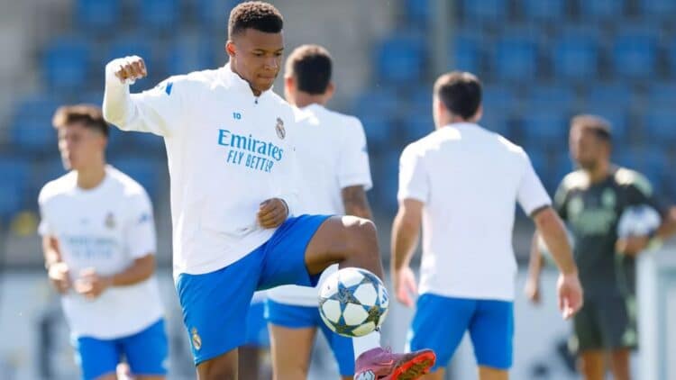 Mbappé entrenamiento Real Madrid