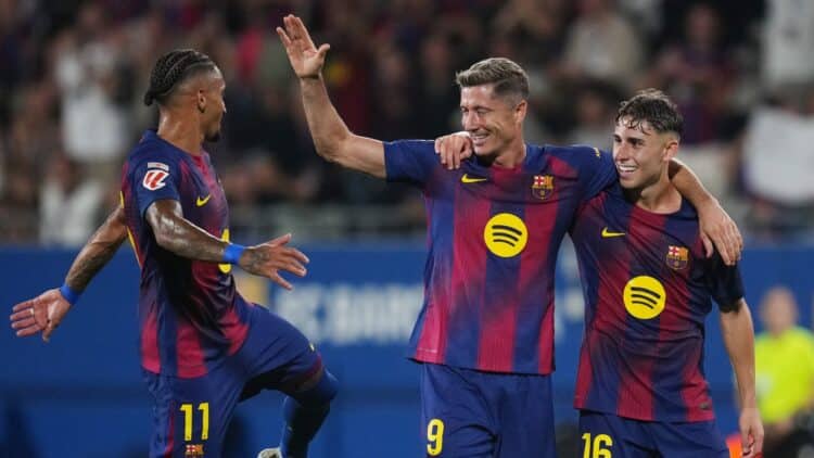 Raphinha, Lewandowski y Fermín.