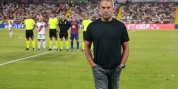 Hansi Flick, en el Rayo - Barcelona.