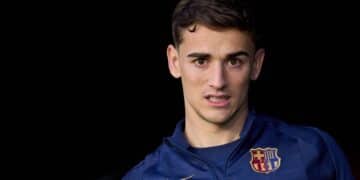 Gavi, antes de un partido del Barcelona.