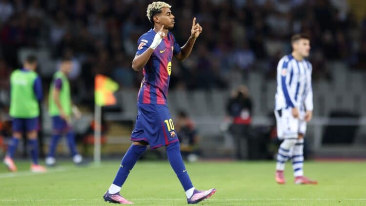 Lamine Yamal volvió a jugar con el Barcelona.