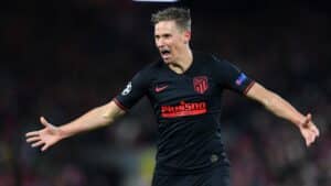 Marcos Llorente celebra su gol en el Liverpool - Atlético.