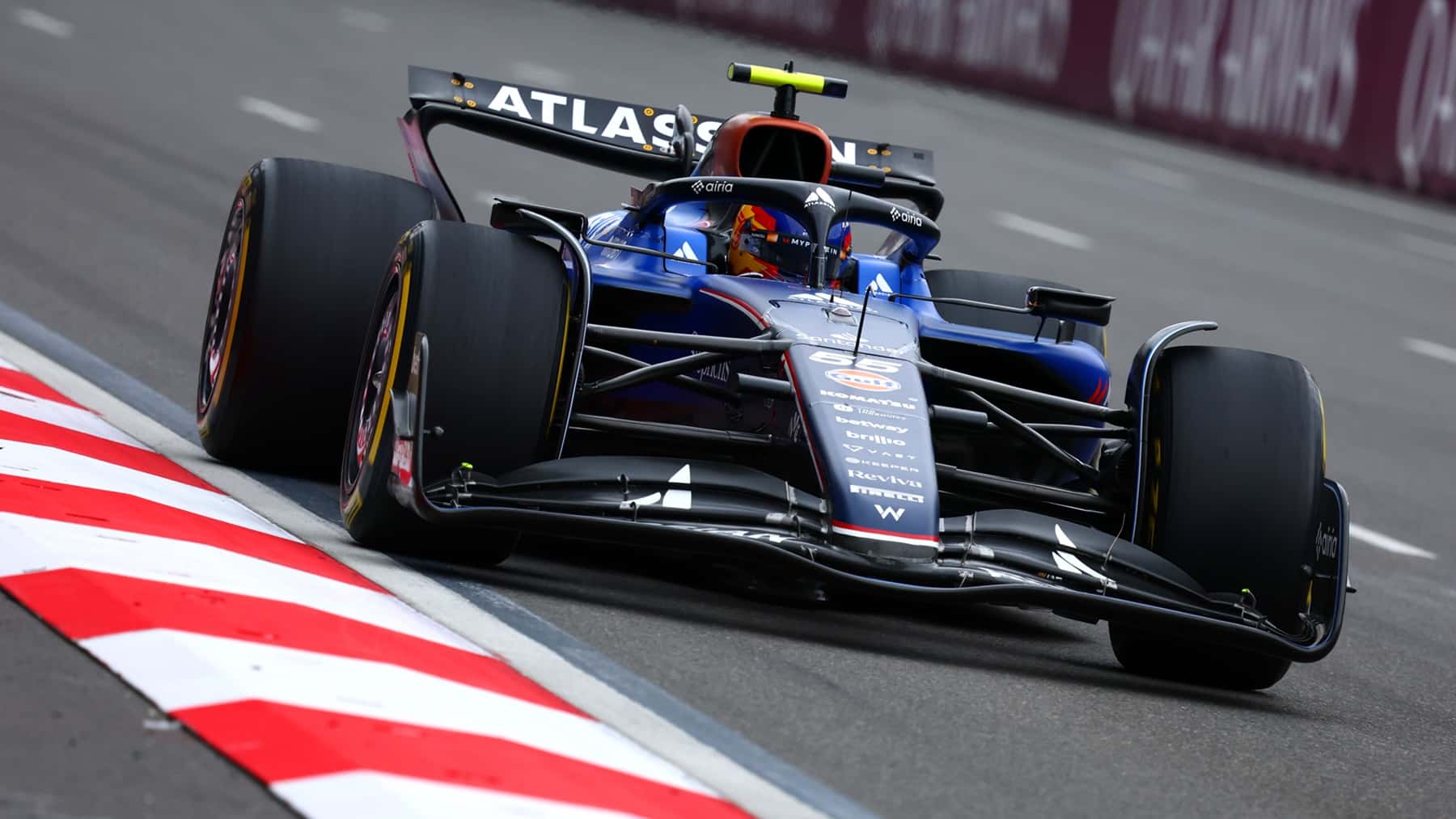 Sainz podio Bakú