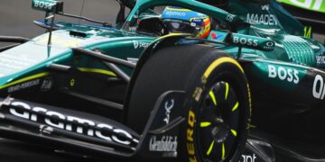 Aston Martin Alonso rendimiento viernes