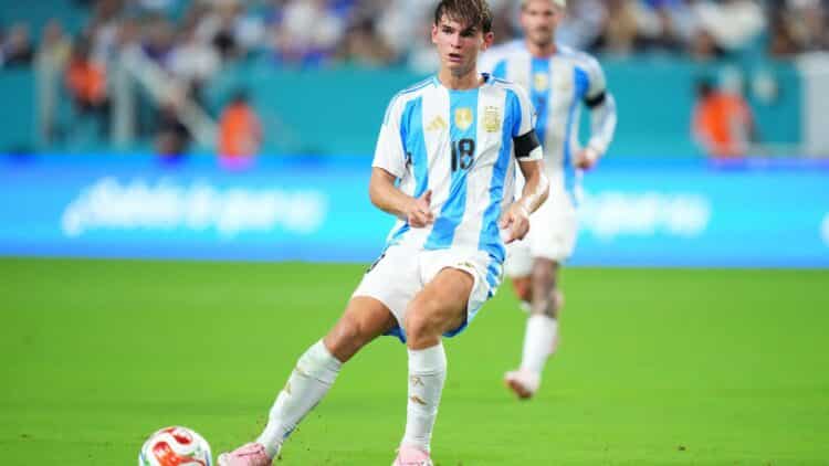 Rich Storry / Getty Images