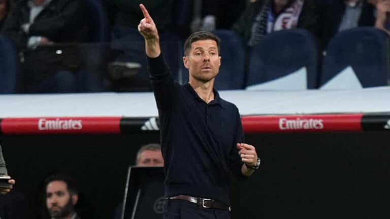 Xabi Alonso Real MAdrid Barcelona Clásico