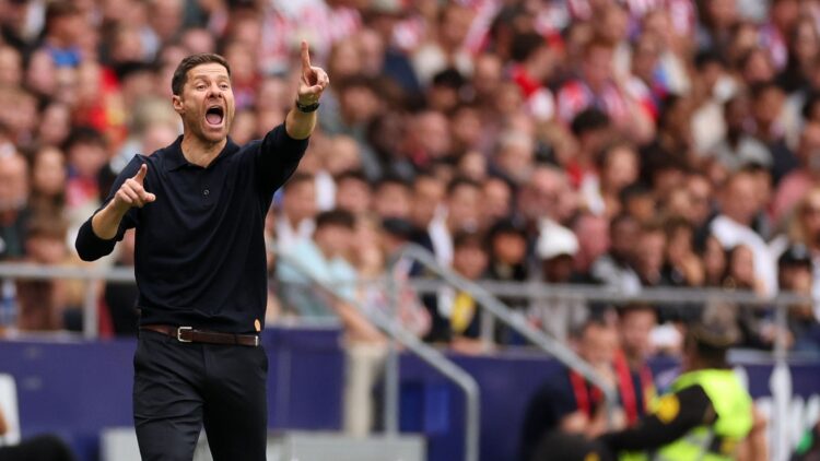 Xabi Alonso centro campo