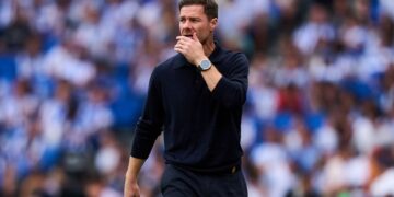 Xabi Alonso delanteros